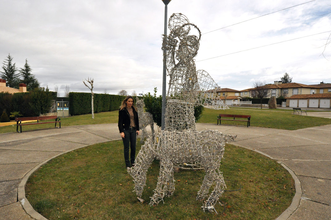 La iluminación navideña se ha reforzado en todo el municipio.